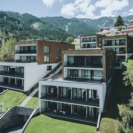 Nikolaus By Avenida Panoramic Wellness アパートホテル 4*