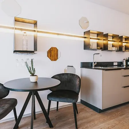 Ξενοδοχείο με διαμερίσματα Nikolaus By Avenida Panoramic Wellness 4*