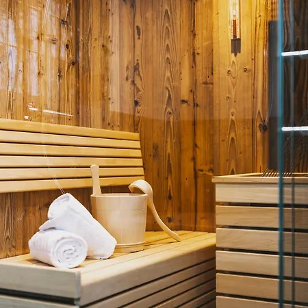 Nikolaus By Avenida Panoramic Wellness アパートホテル 4*