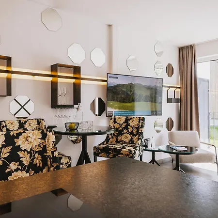 アパートホテル Nikolaus By Avenida Panoramic Wellness 4*