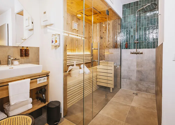 Апарт-отель Nikolaus By Avenida Panoramic Wellness